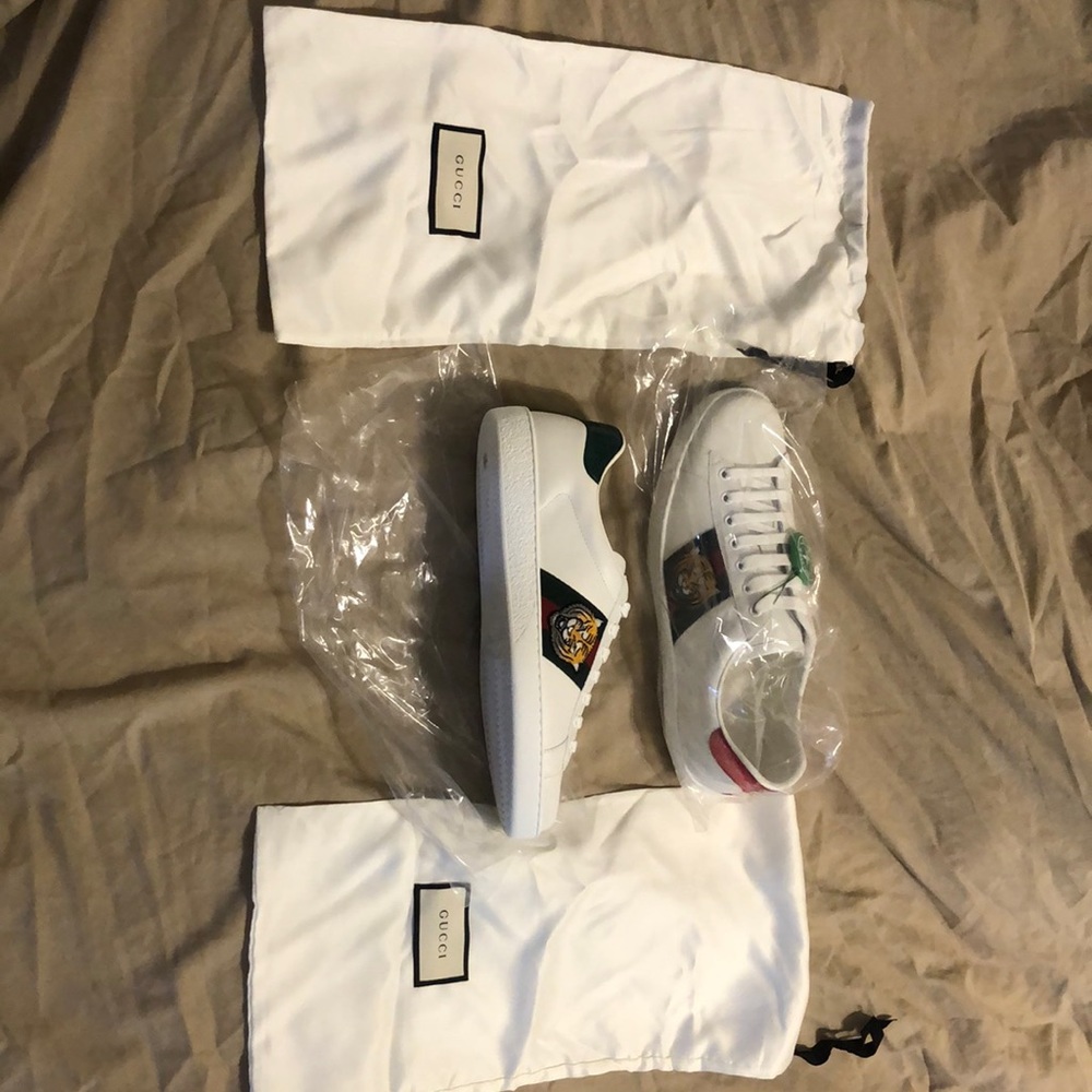 COPY - Gucci shoes never worn never took out of box size 11 in women’s but r un…